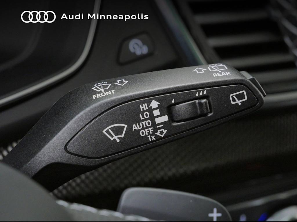 Thumbnail: 2023 Audi SQ5 - 10