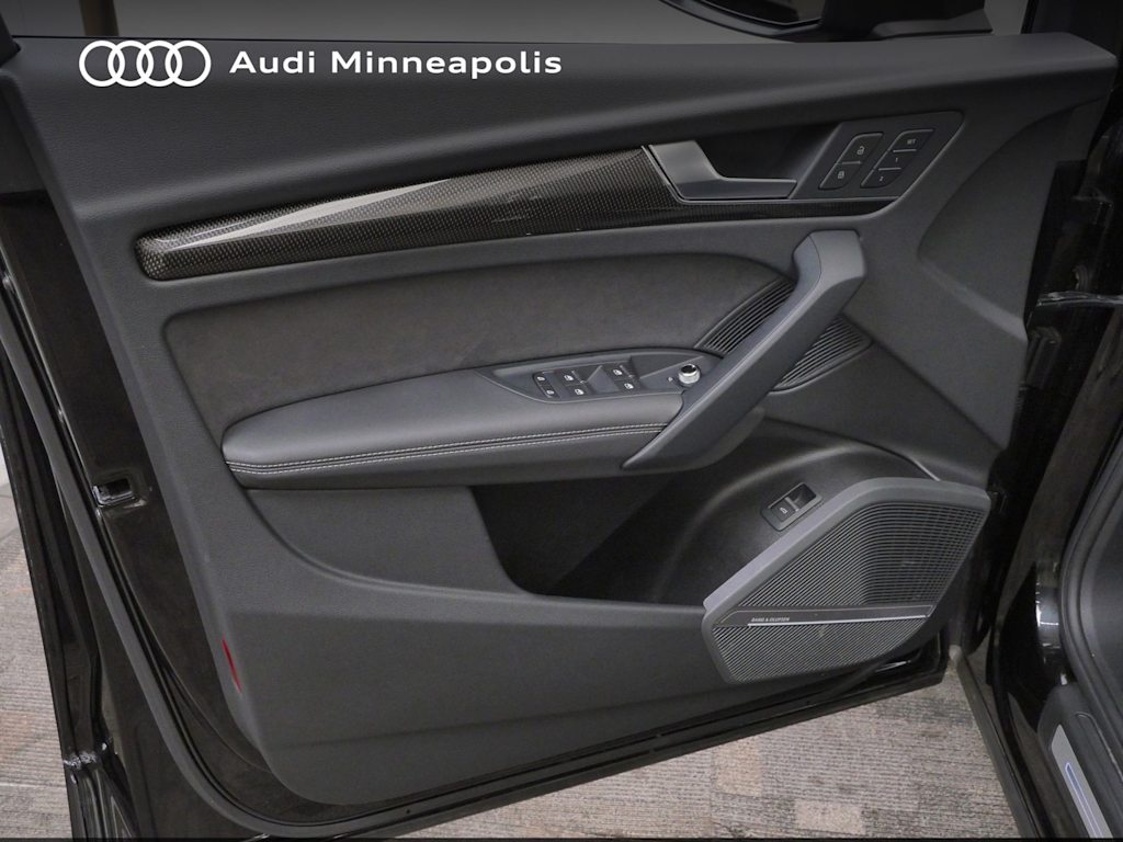 Thumbnail: 2023 Audi SQ5 - 15