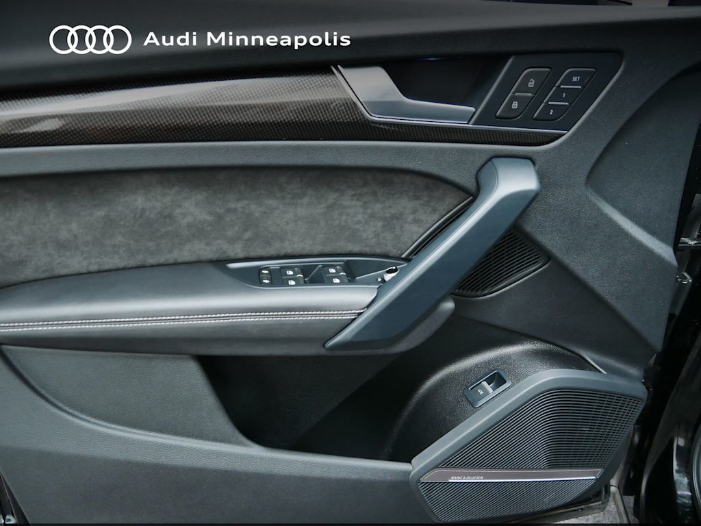 Thumbnail: 2020 Audi SQ5 - 17