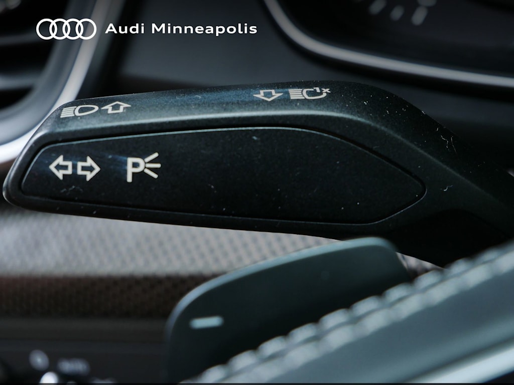 Thumbnail: 2020 Audi SQ5 - 23