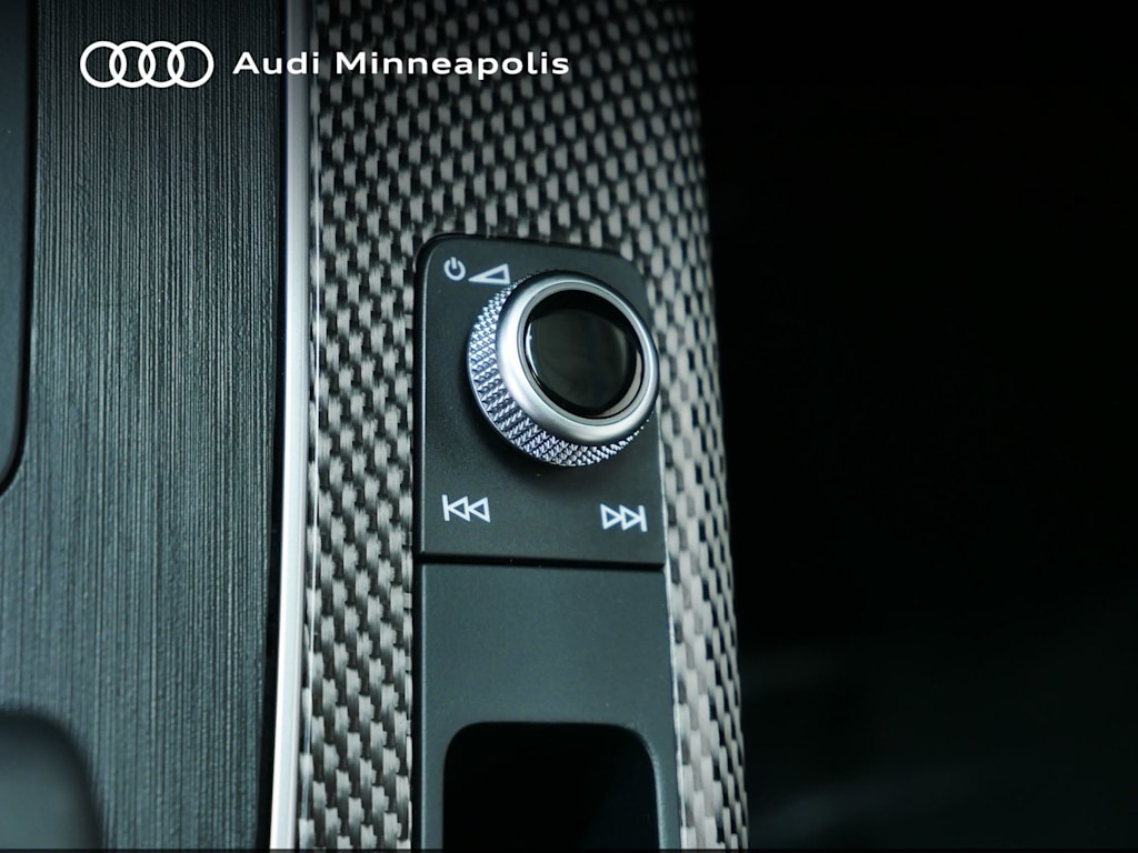 Thumbnail: 2020 Audi SQ5 - 25