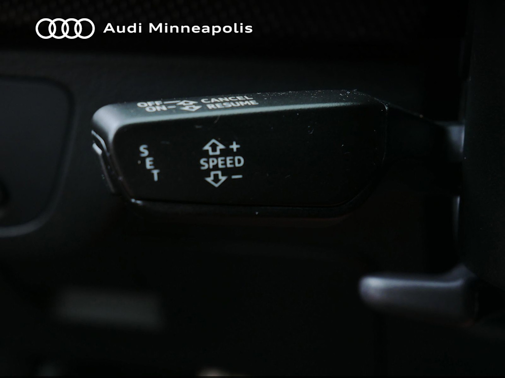 Thumbnail: 2020 Audi SQ5 - 11