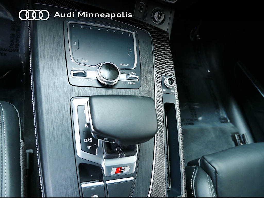 Thumbnail: 2020 Audi SQ5 - 24