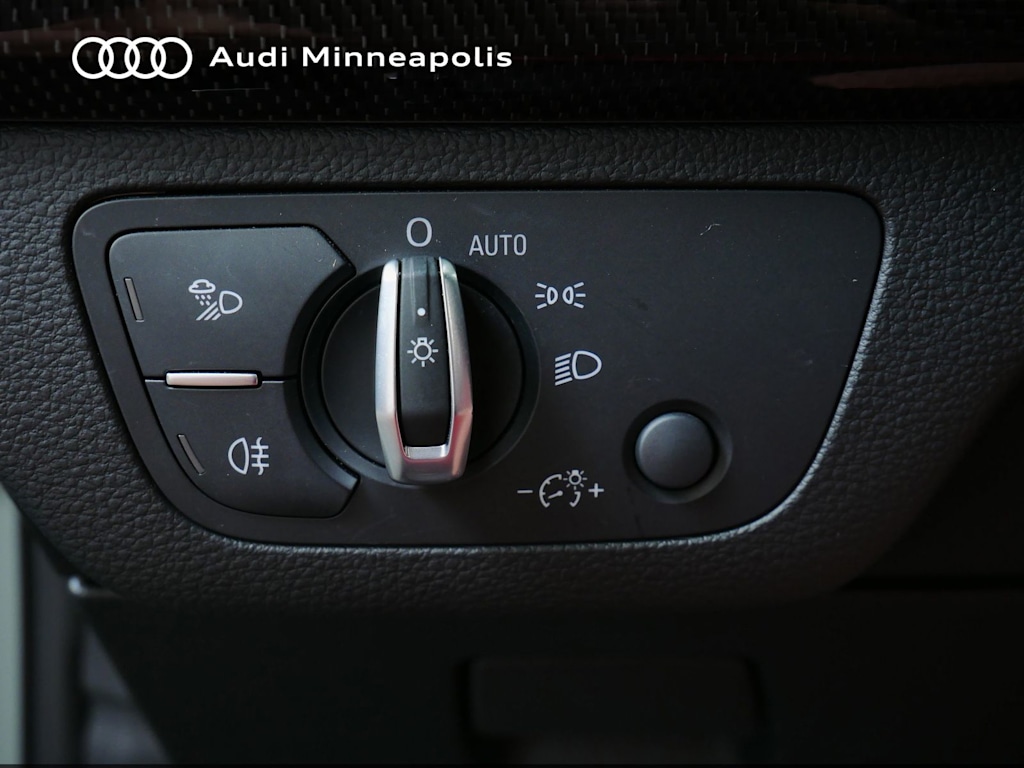 2022 Audi SQ5 Premium Plus 19