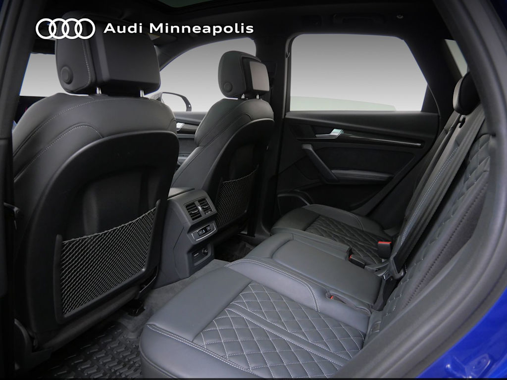 Thumbnail: 2023 Audi SQ5 - 8