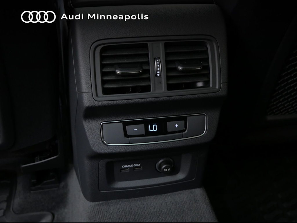 Thumbnail: 2023 Audi SQ5 - 18