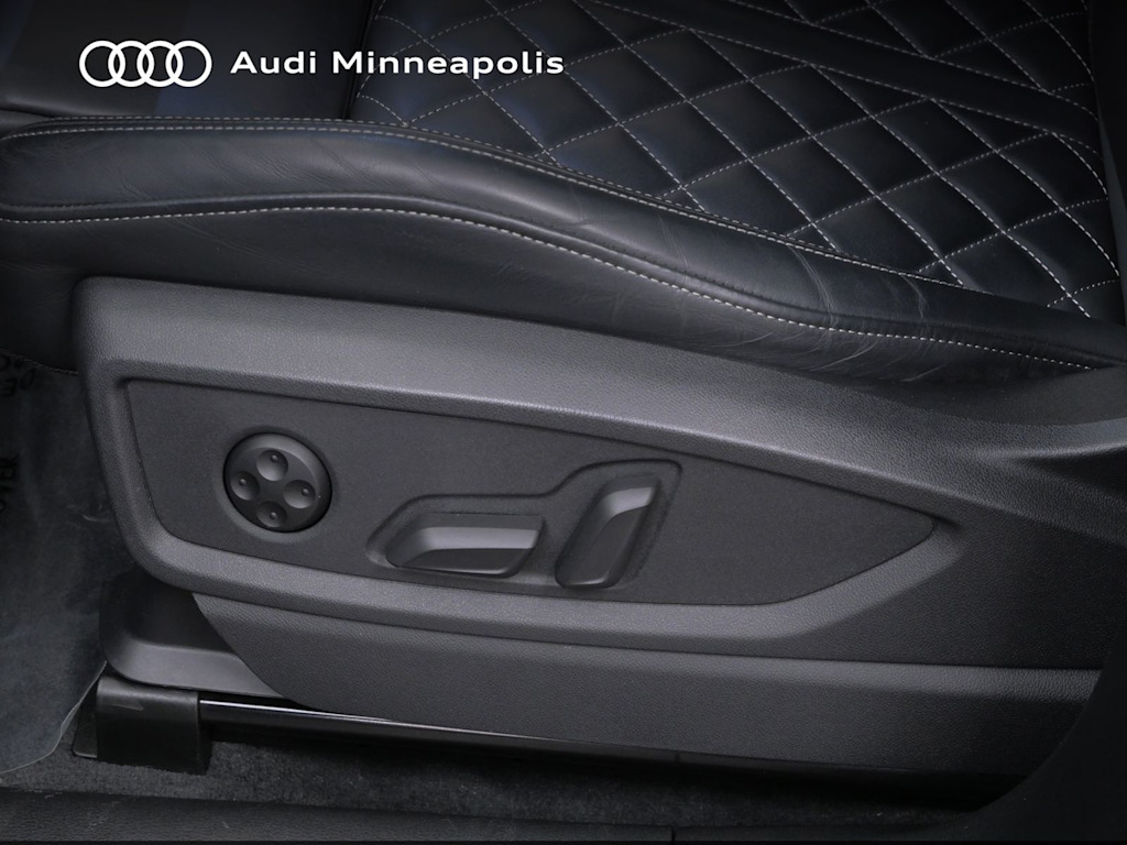 Thumbnail: 2023 Audi SQ5 - 16