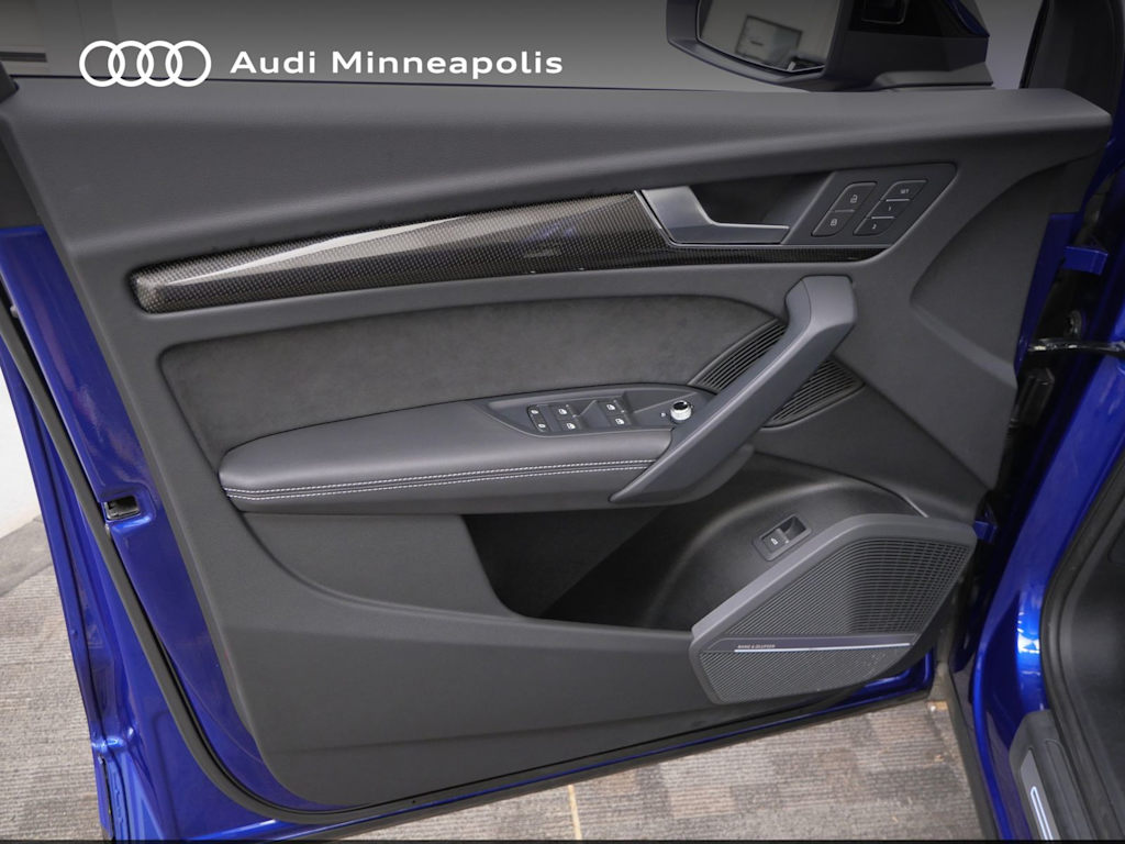 Thumbnail: 2023 Audi SQ5 - 15