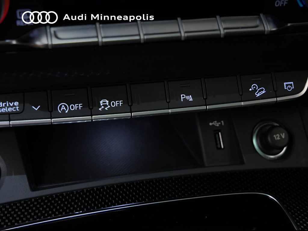 Thumbnail: 2023 Audi SQ5 - 26