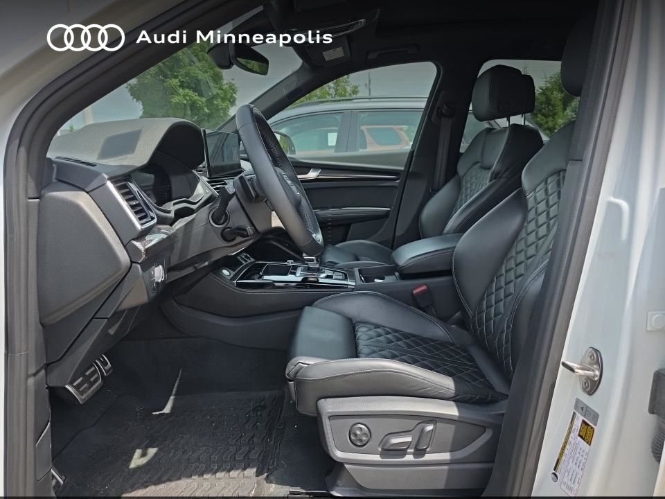 Thumbnail: 2023 Audi SQ5 - 7