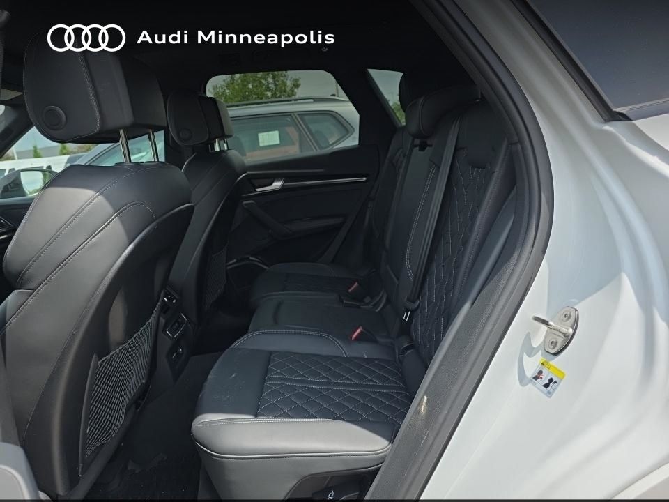 Thumbnail: 2023 Audi SQ5 - 14