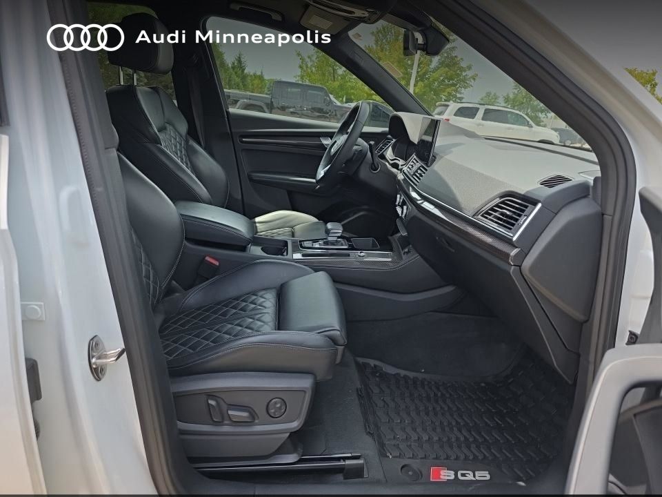 Thumbnail: 2023 Audi SQ5 - 8