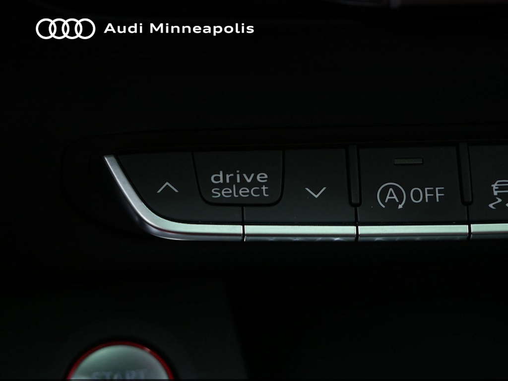 Thumbnail: 2023 Audi SQ5 - 25
