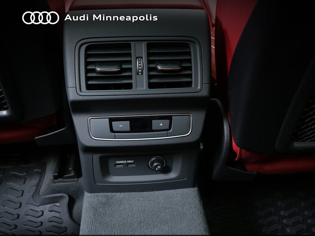 Thumbnail: 2023 Audi SQ5 - 18
