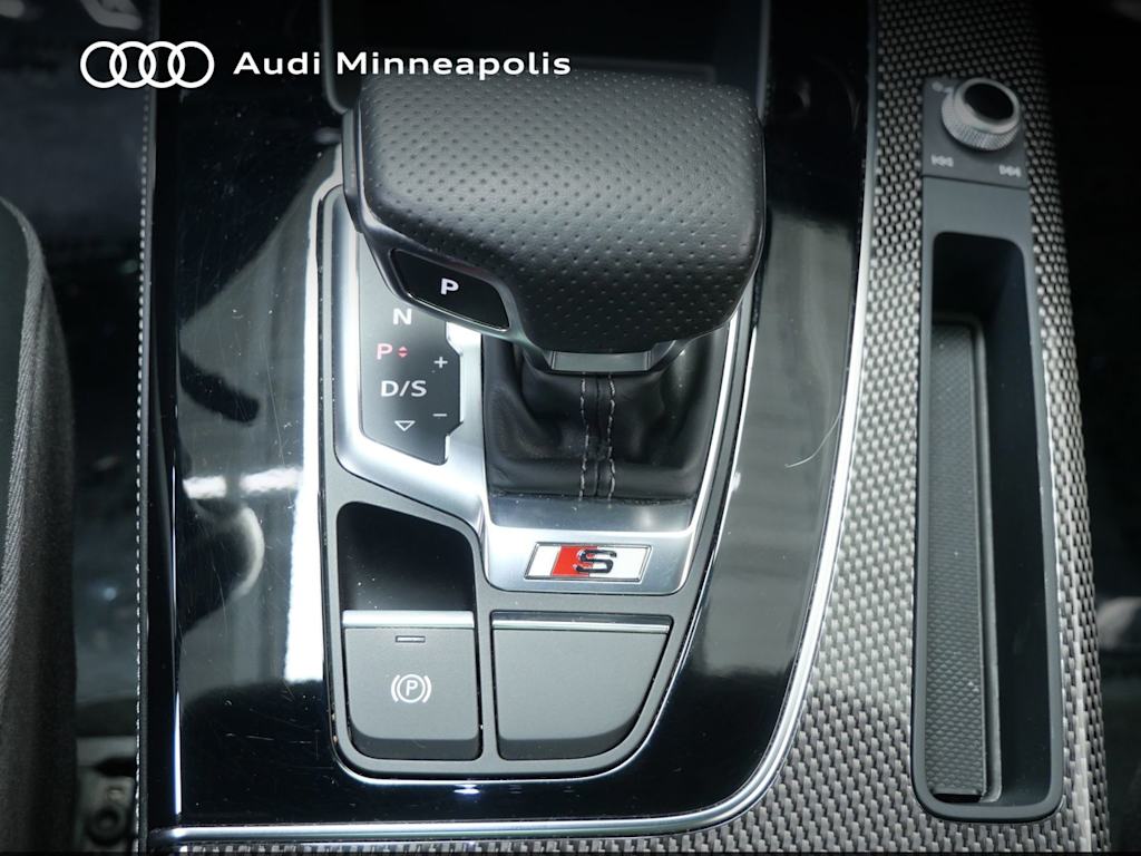 Thumbnail: 2023 Audi SQ5 - 10