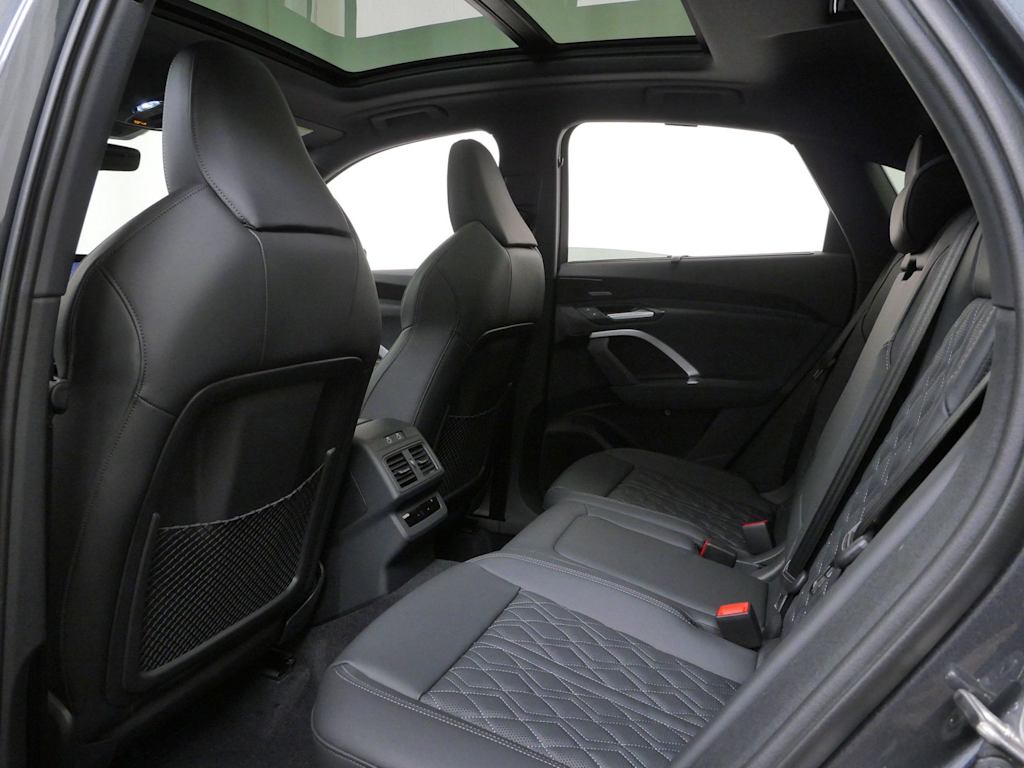 Thumbnail: 2026 Audi SQ5 - 7