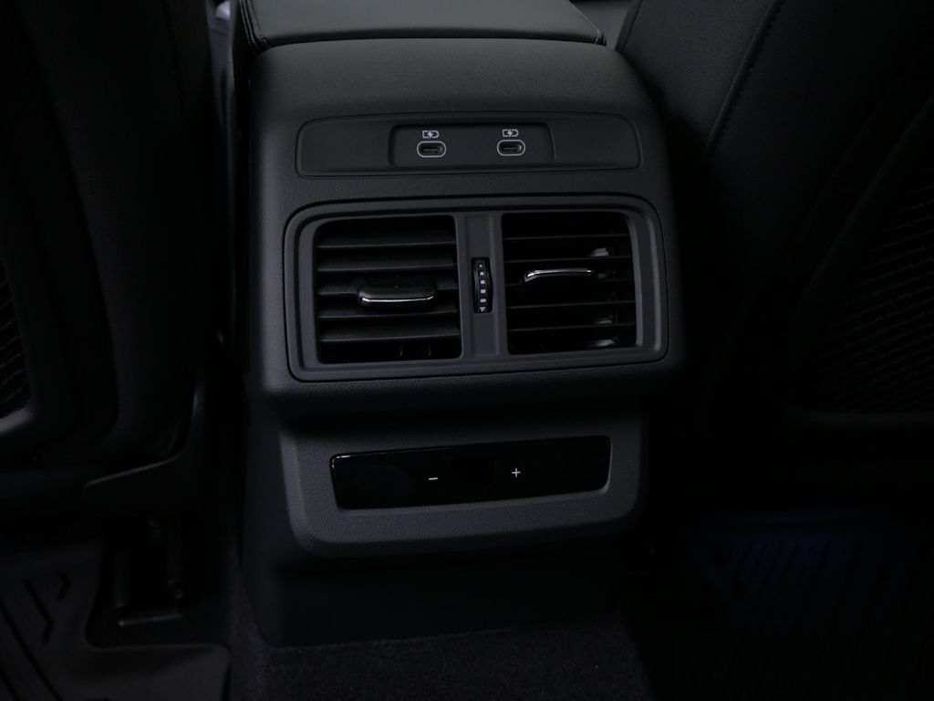 Thumbnail: 2026 Audi SQ5 - 13