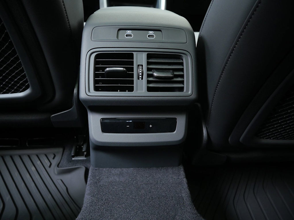 Thumbnail: 2026 Audi SQ5 - 15