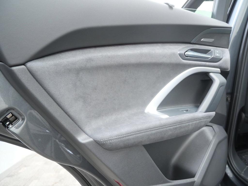 Thumbnail: 2026 Audi SQ5 - 14