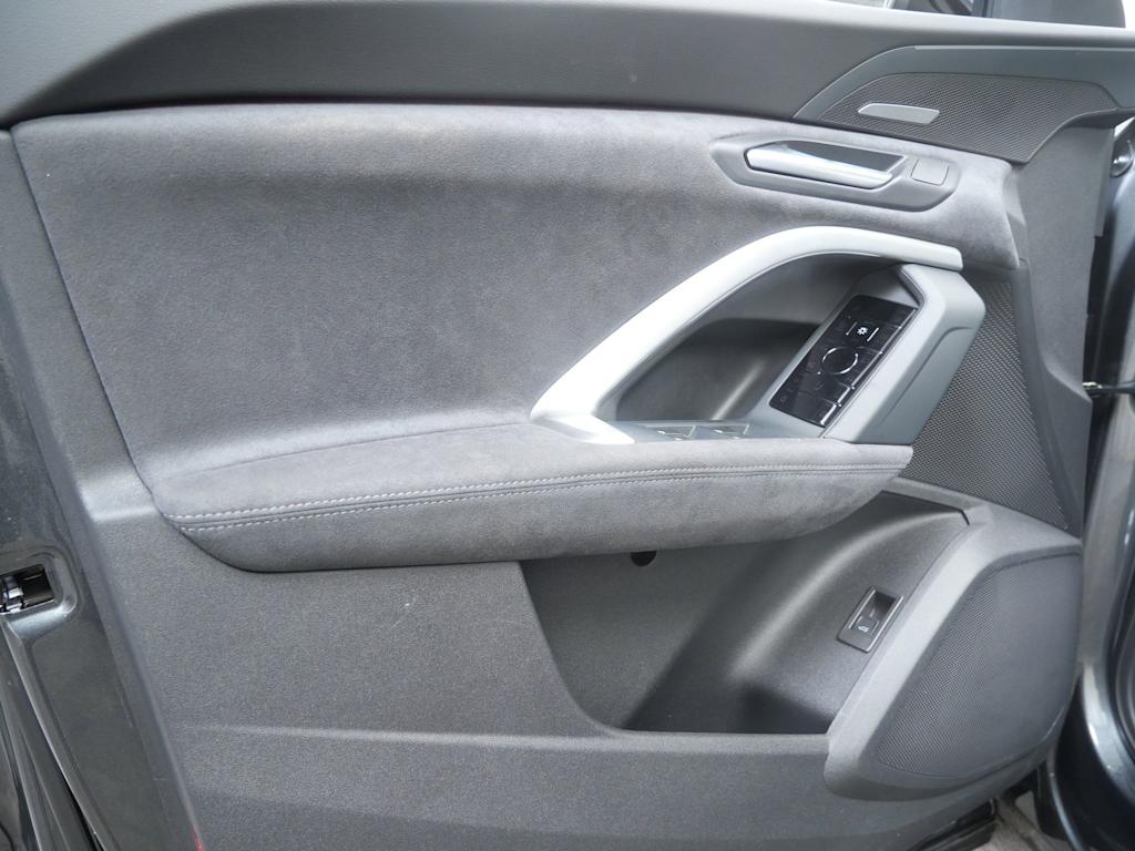 Thumbnail: 2026 Audi SQ5 - 12