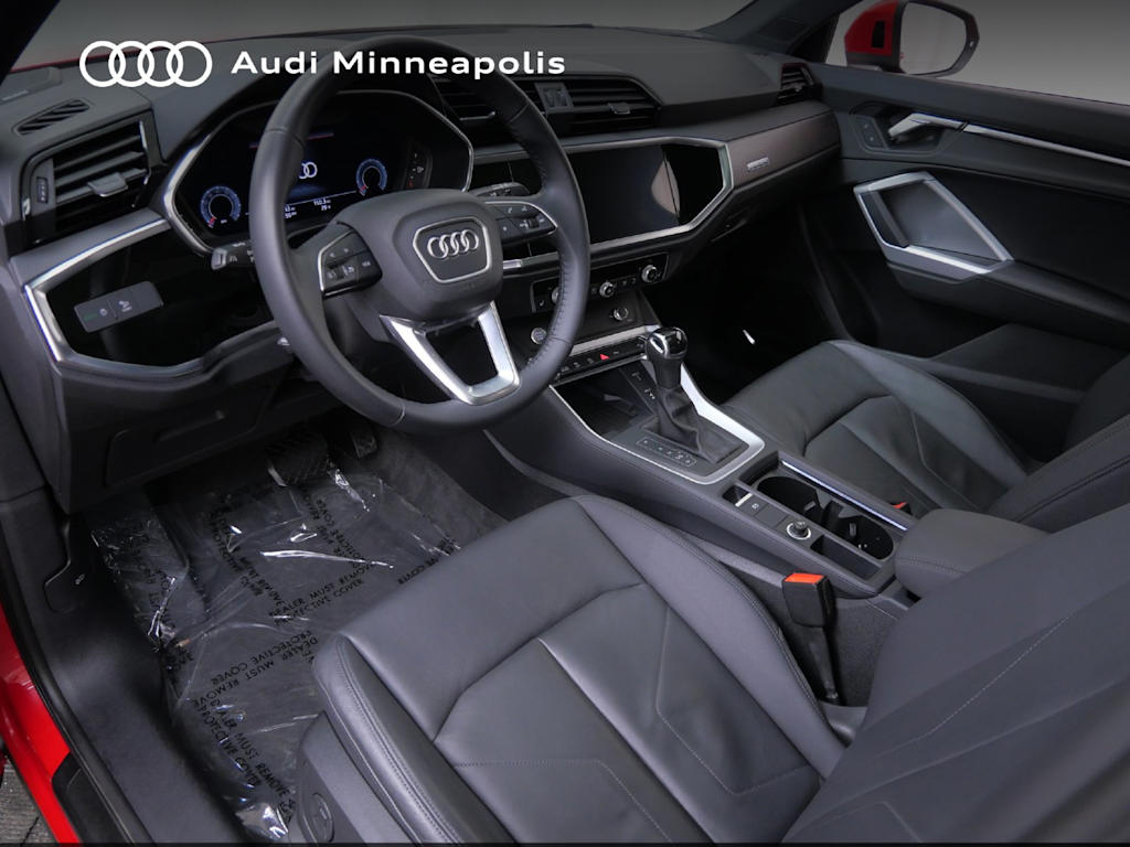 Thumbnail: 2019 Audi Q3 - 2