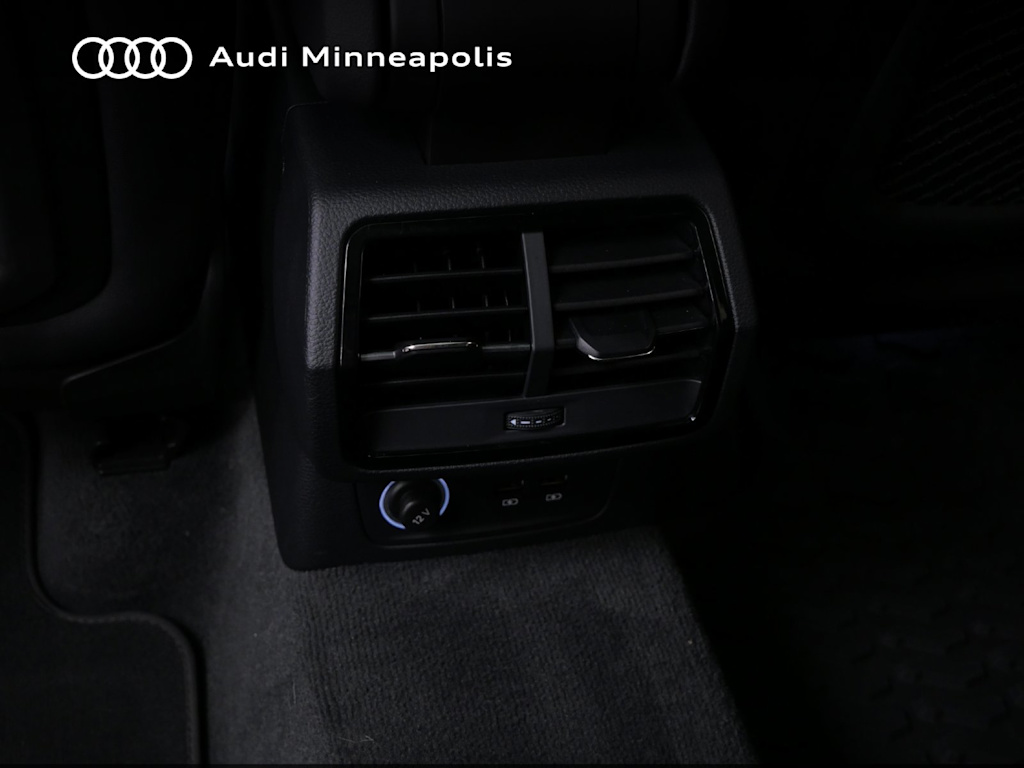 Thumbnail: 2019 Audi Q3 - 17