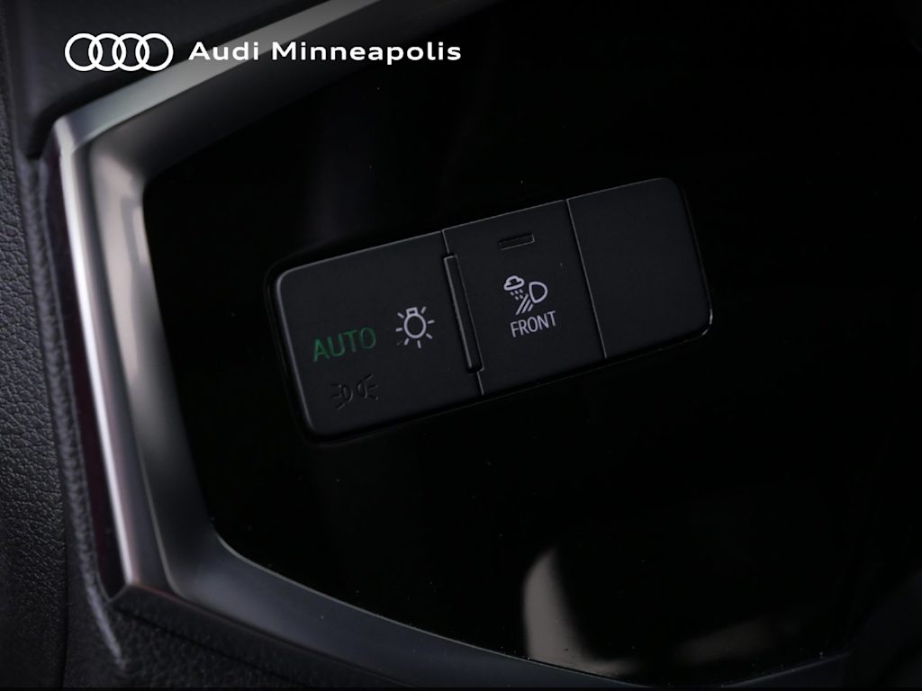 Thumbnail: 2019 Audi Q3 - 18