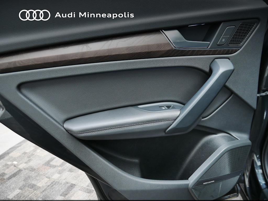 Thumbnail: 2019 Audi Q5 - 19