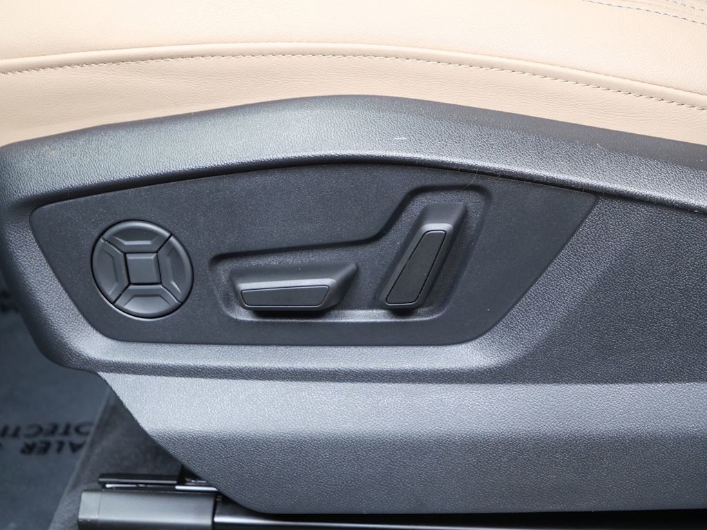 Thumbnail: 2026 Audi Q8 - 13
