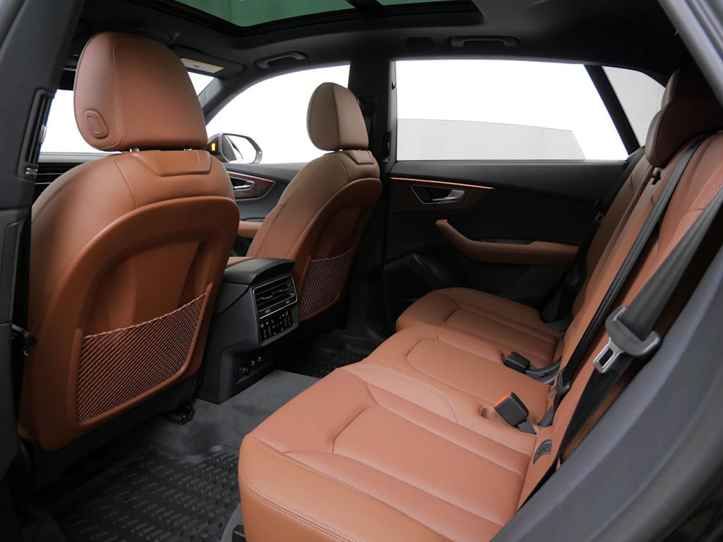 Thumbnail: 2026 Audi Q8 - 7