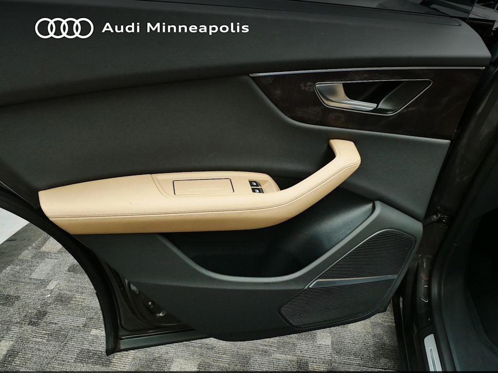 Thumbnail: 2025 Audi Q8 - 18