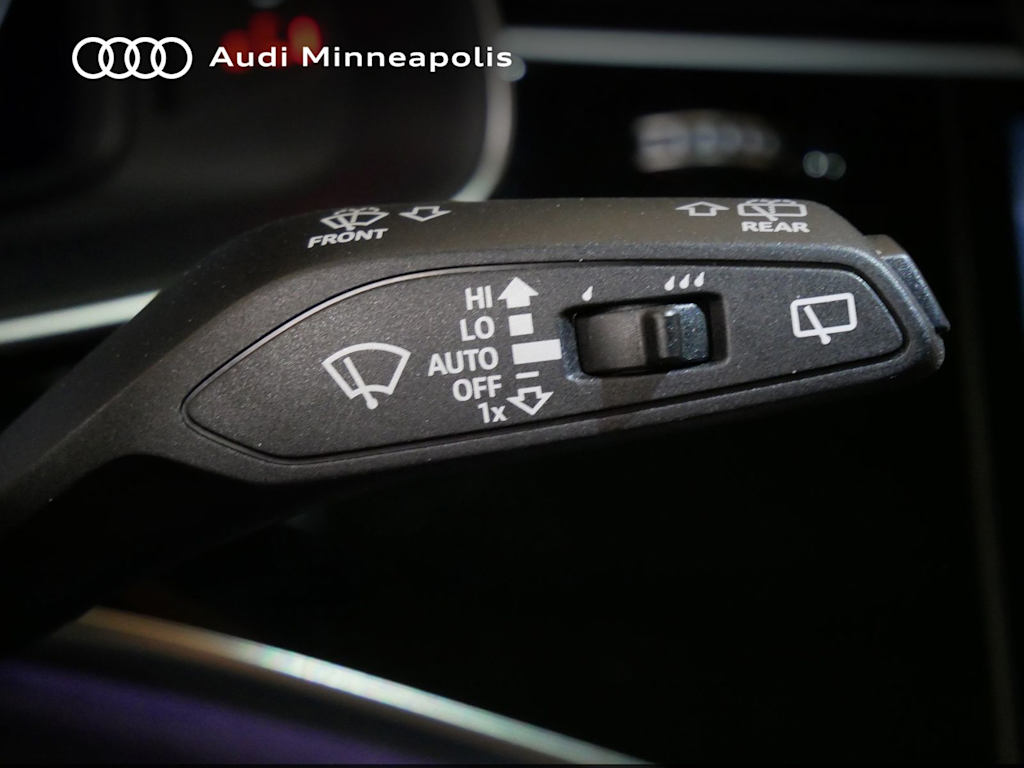 Thumbnail: 2025 Audi Q8 - 6