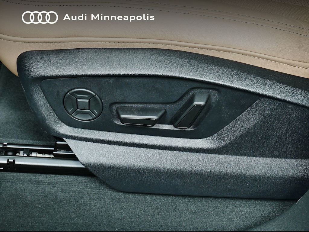 Thumbnail: 2025 Audi Q8 - 17