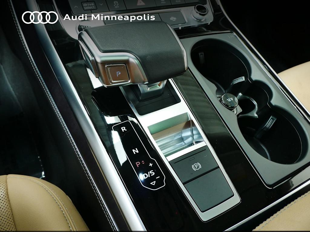 Thumbnail: 2025 Audi Q8 - 10