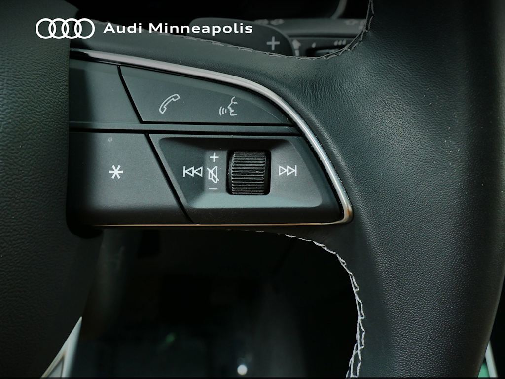 Thumbnail: 2025 Audi Q8 - 22