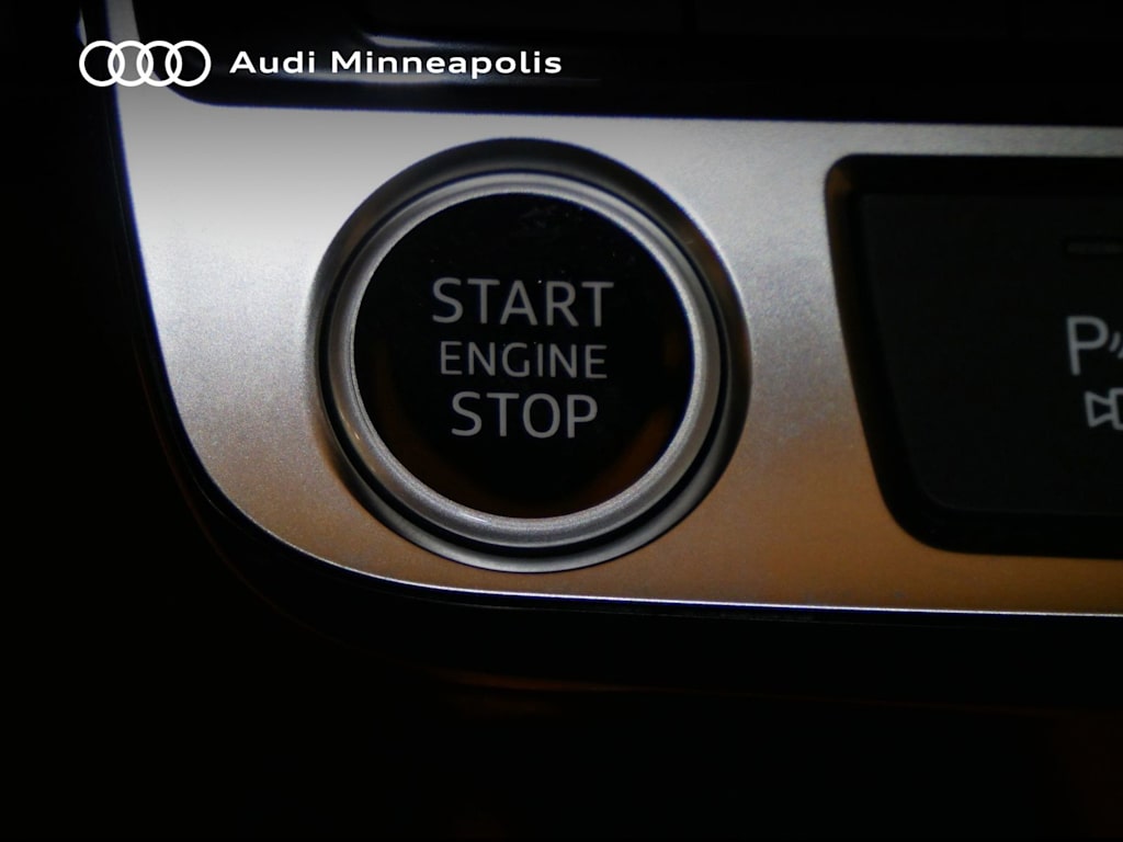 Thumbnail: 2025 Audi Q8 - 24