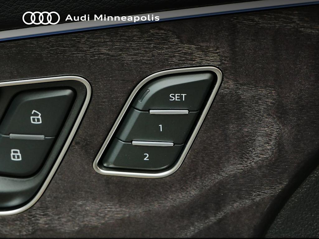 Thumbnail: 2025 Audi Q8 - 20