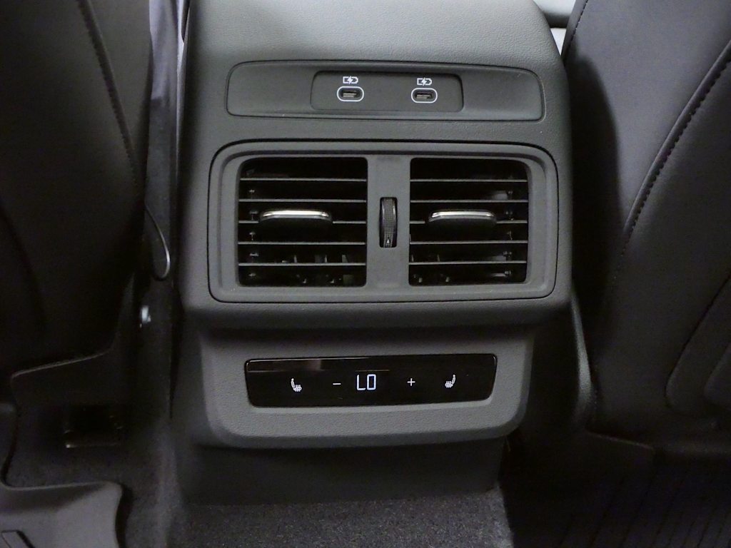Thumbnail: 2026 Audi SQ5 - 15