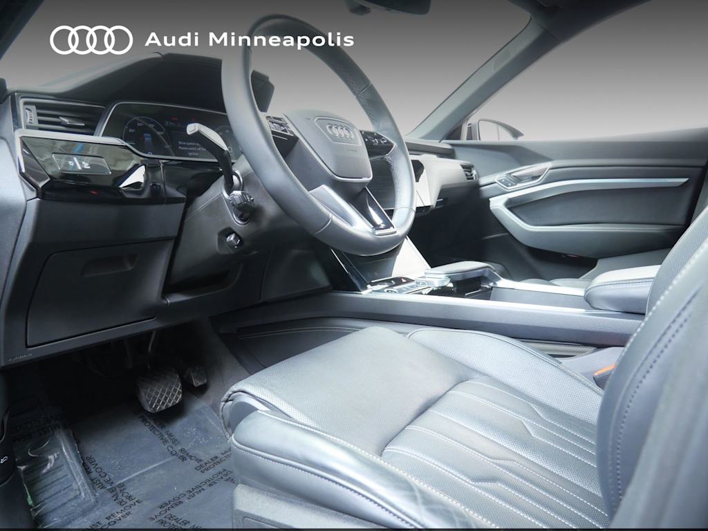 Thumbnail: 2024 Audi Q8 e-tron - 6