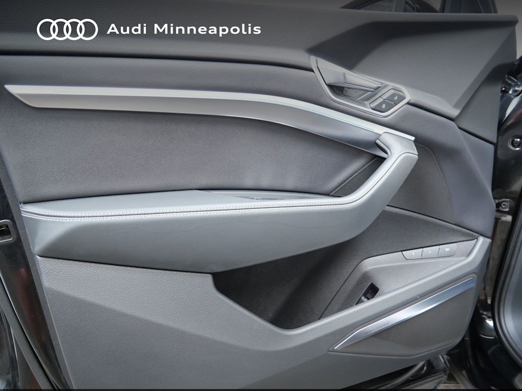 Thumbnail: 2024 Audi Q8 e-tron - 12