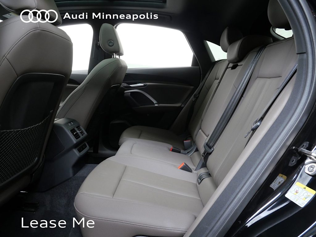 Thumbnail: 2025 Audi Q5 - 9