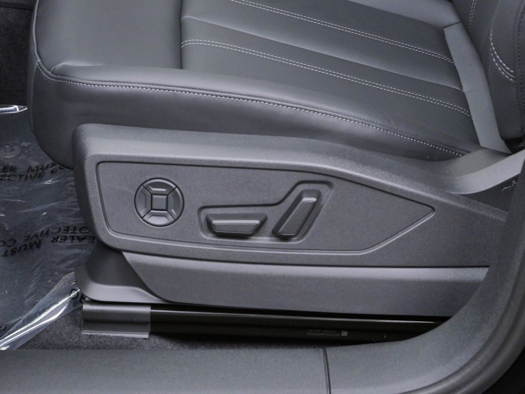Thumbnail: 2026 Audi Q5 - 13
