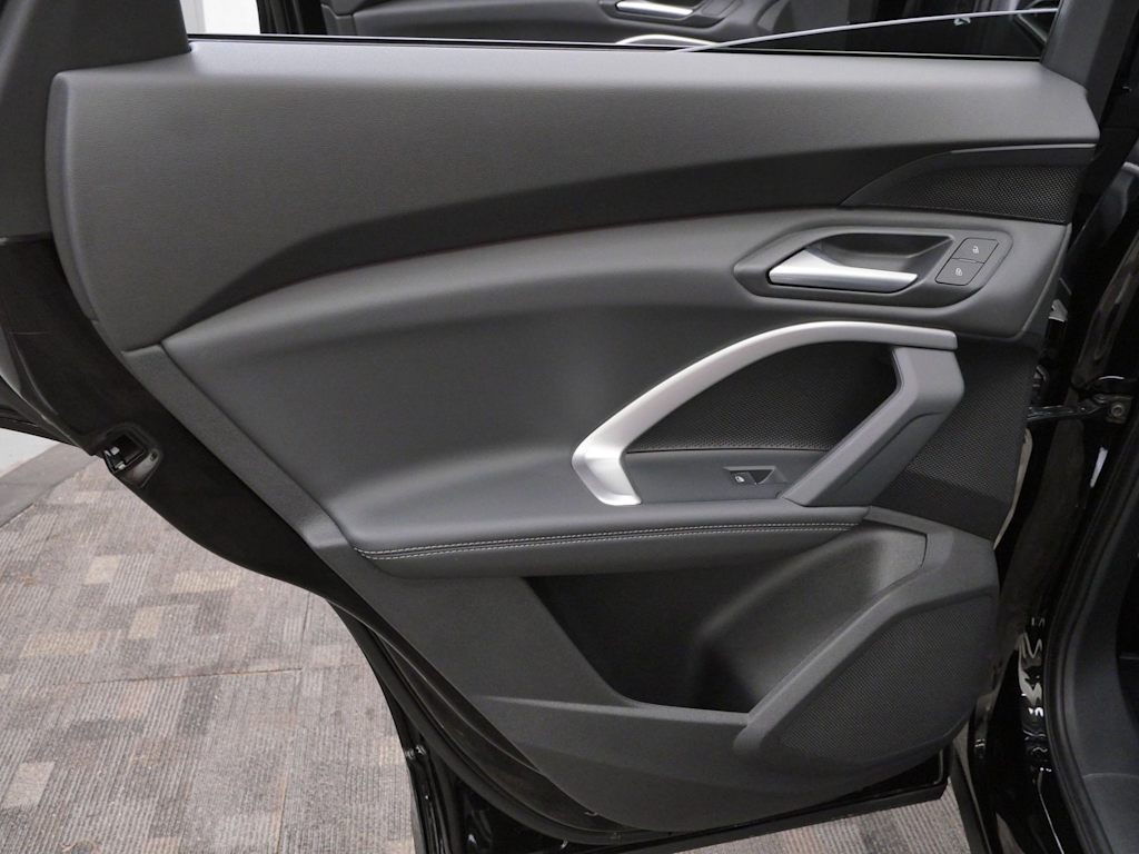 Thumbnail: 2026 Audi Q5 - 14