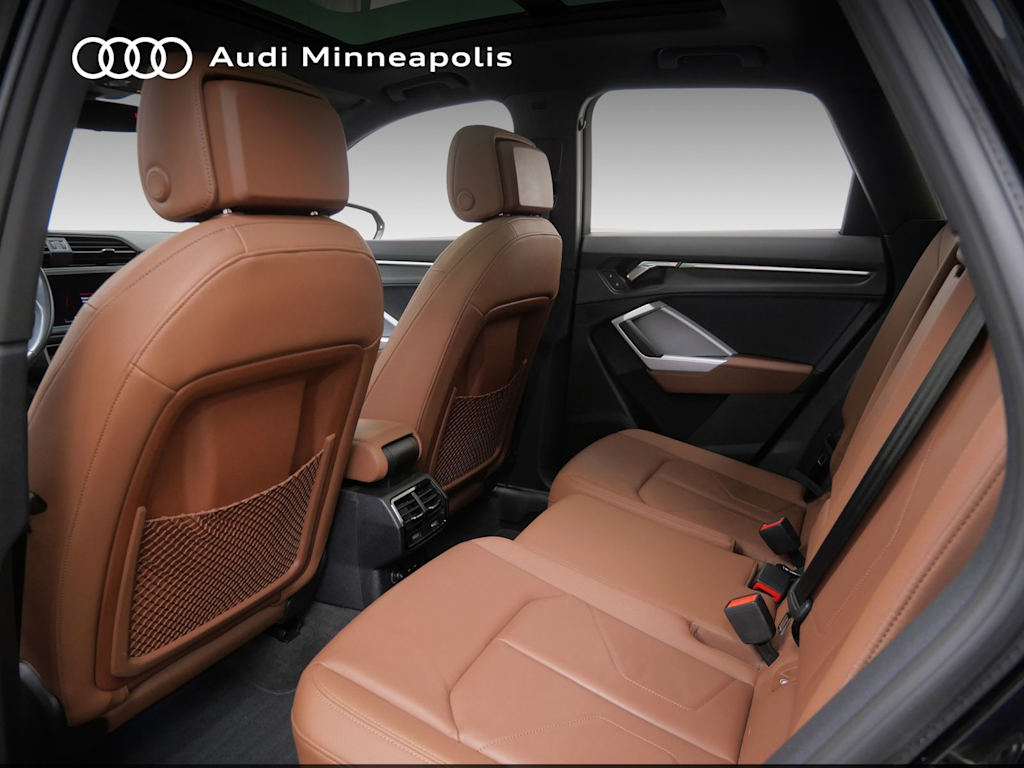 Thumbnail: 2023 Audi Q3 - 7