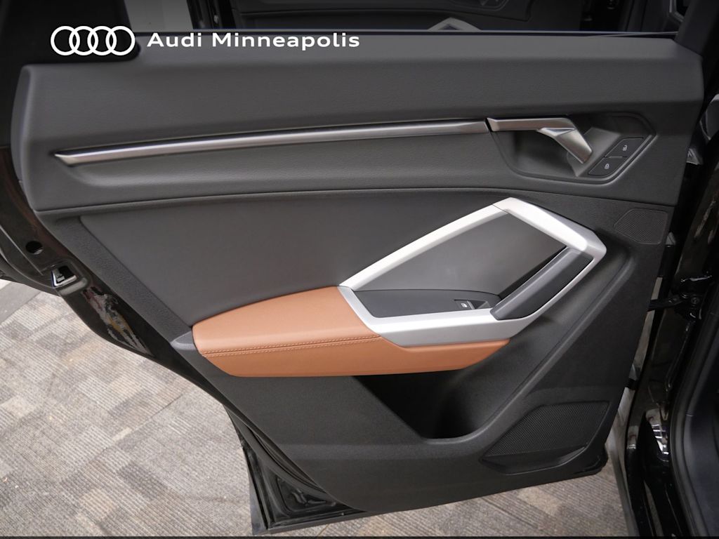 Thumbnail: 2023 Audi Q3 - 16