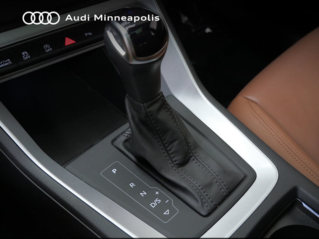 Thumbnail: 2023 Audi Q3 - 9