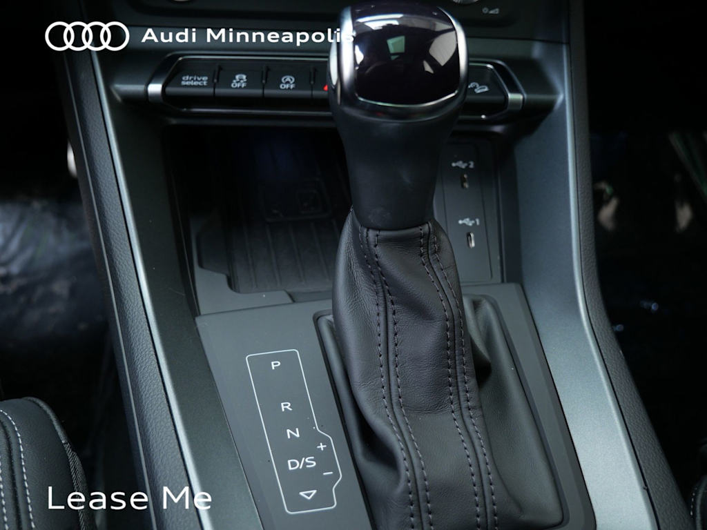 Thumbnail: 2025 Audi Q3 - 24