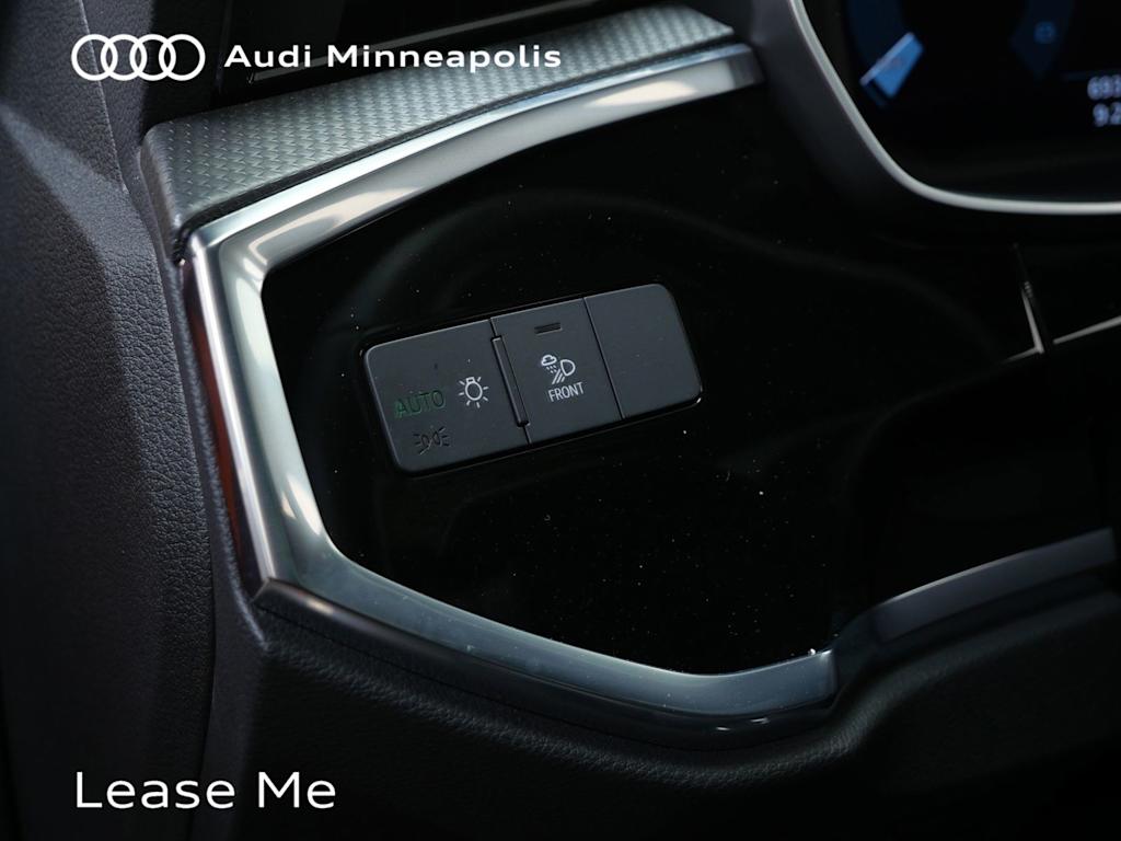 Thumbnail: 2025 Audi Q3 - 19