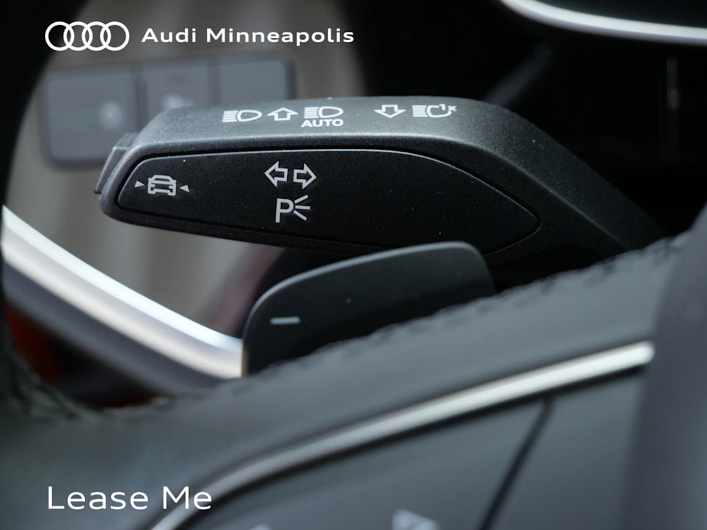 Thumbnail: 2025 Audi Q3 - 10