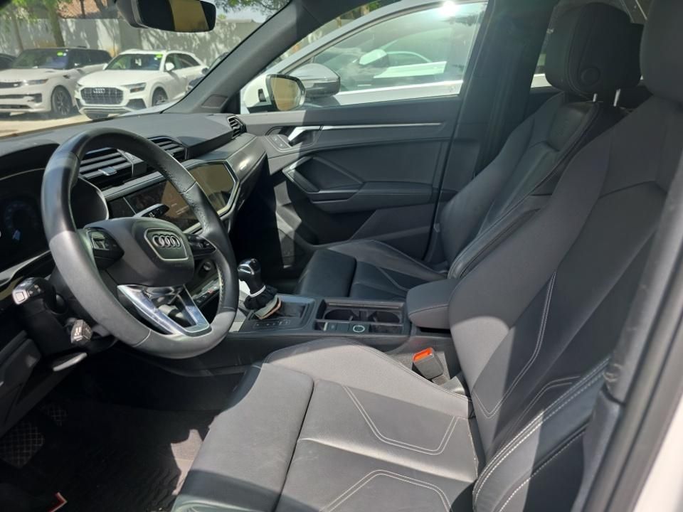 Thumbnail: 2023 Audi Q3 - 4